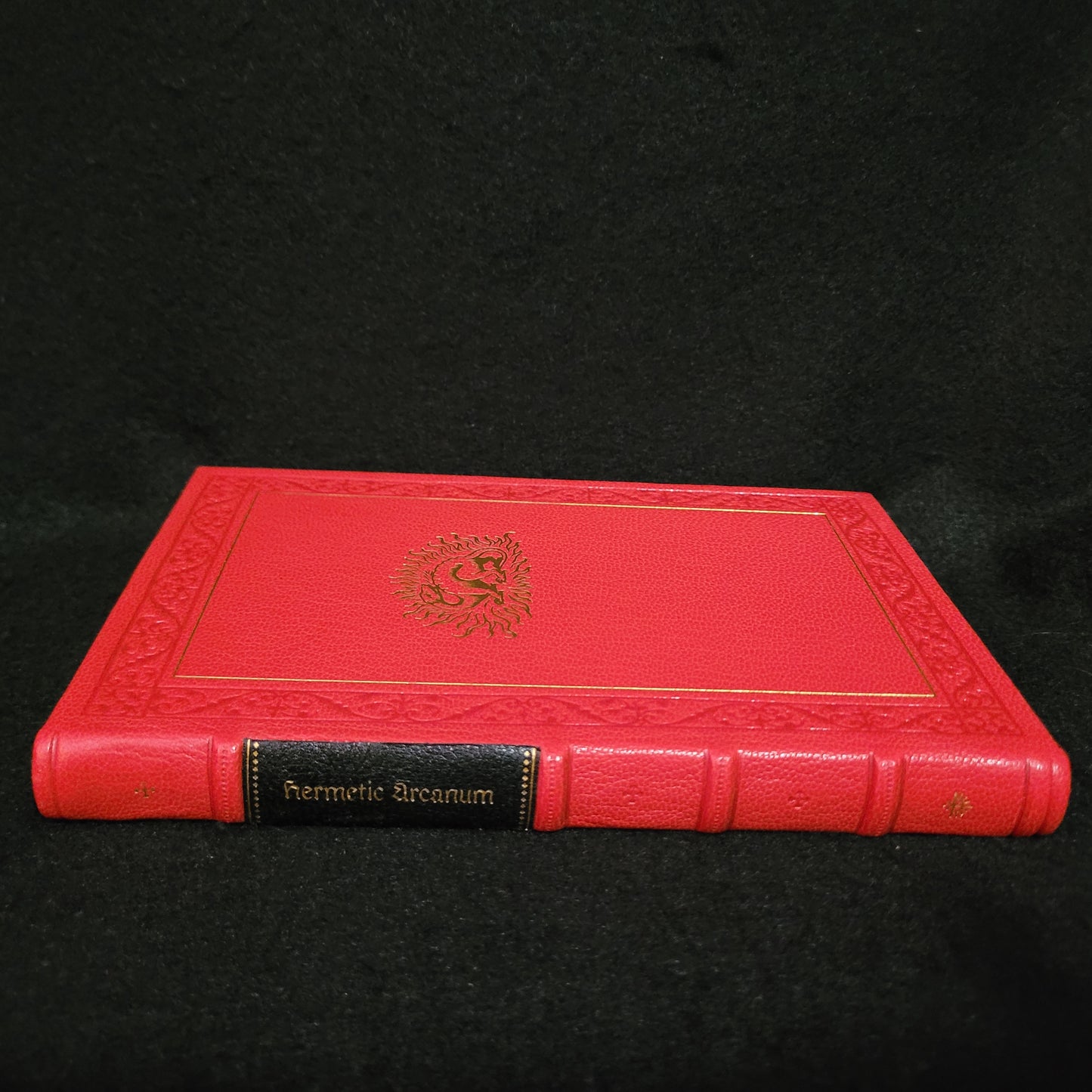 Hermetic Arcanum
by Jean d’Espagnet (Aula Lucis, 2023) Deluxe Edition Limited to 40 Copies