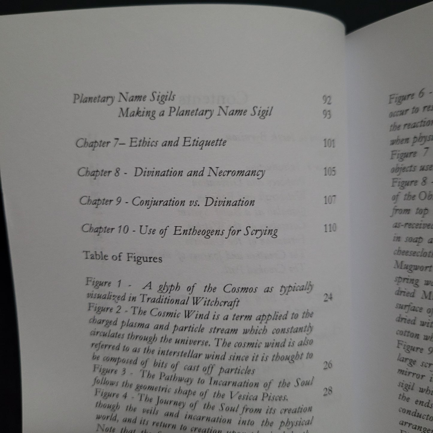 Through a Glass Darkly: The Practice of Catoptromancy or Divination by Mirrors in Traditional Witchcraft by Oscar Tusk (Troy Books, 2023) Paperback